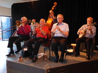 Click for a larger image of Cuff Billett's New Europa Jazz Band - 8th July